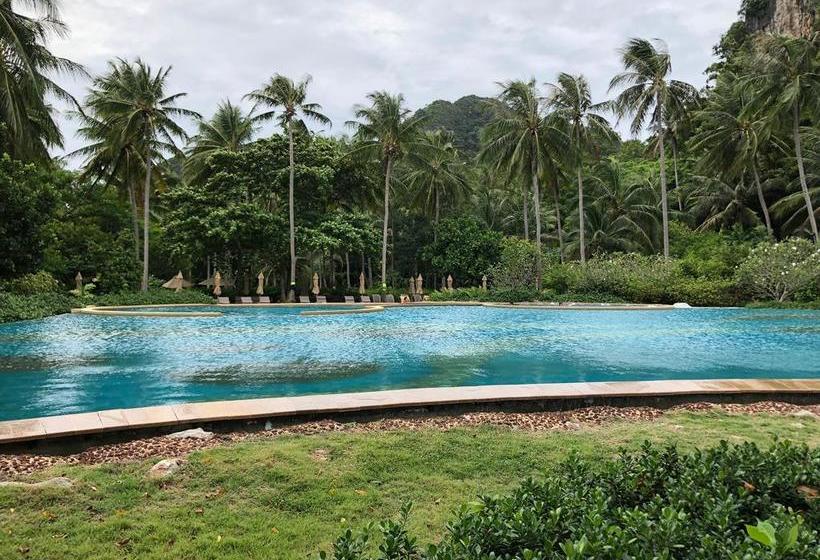 Resort Macaque And Languor Villa 11