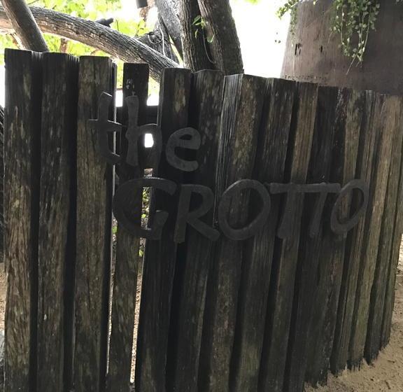 Resort Macaque And Languor Villa 20