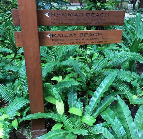 Resort Macaque And Languor Villa 8