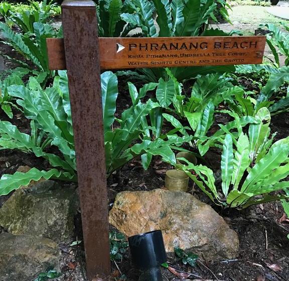 Resort Macaque And Languor Villa 9