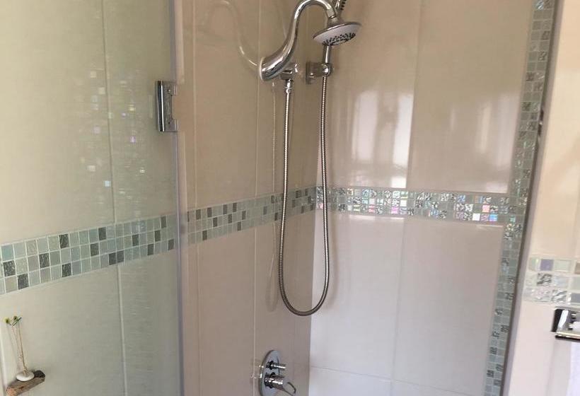 Hotel Eaglesnest On 110 3rd Street 1