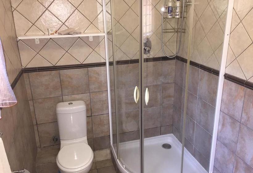 Hotel Eaglesnest On 110 3rd Street 17