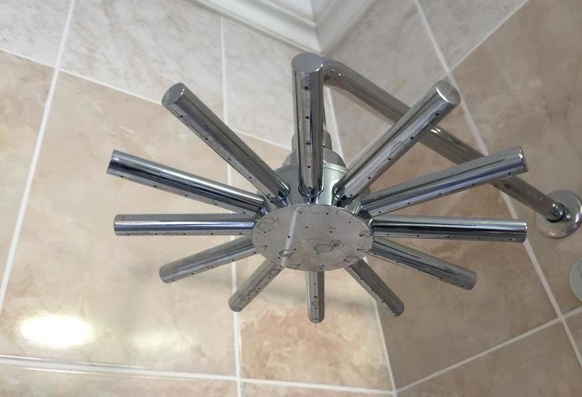 Hotel Eaglesnest On 110 3rd Street 7