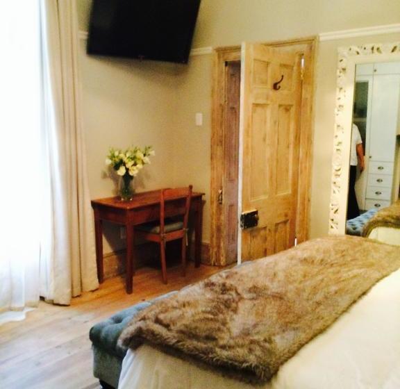 Bed and Breakfast The Red Door Grahamstown 1