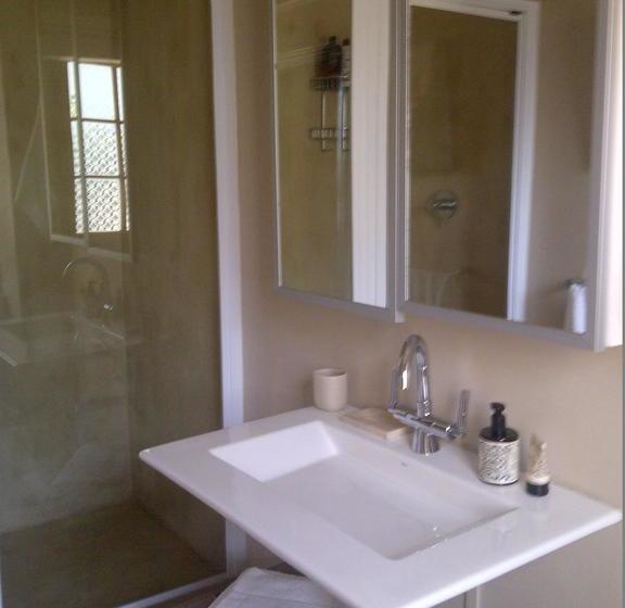 Bed and Breakfast The Red Door Grahamstown 2