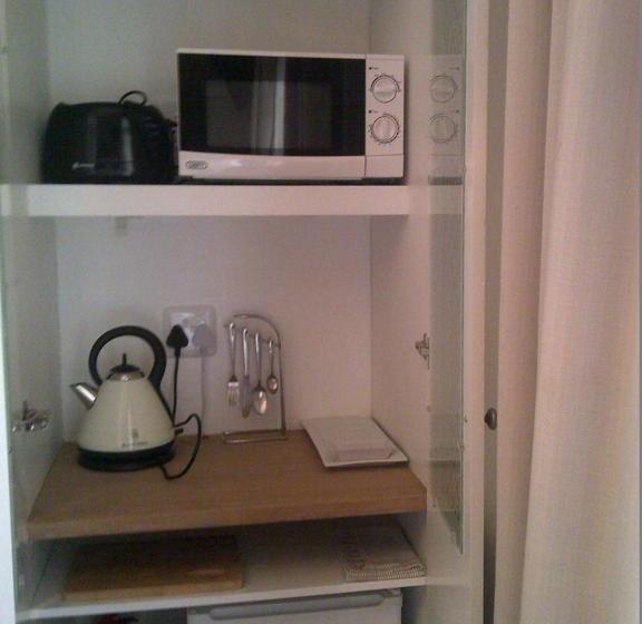 Bed and Breakfast The Red Door Grahamstown 4