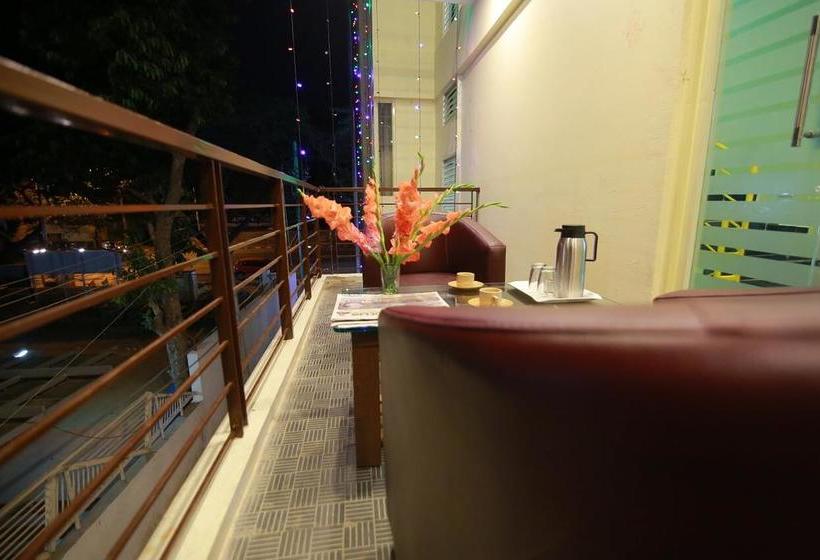 Hotel Golden Residency 19