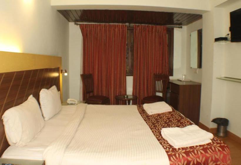 Oyo 7454 Hotel Ronaldo S 1