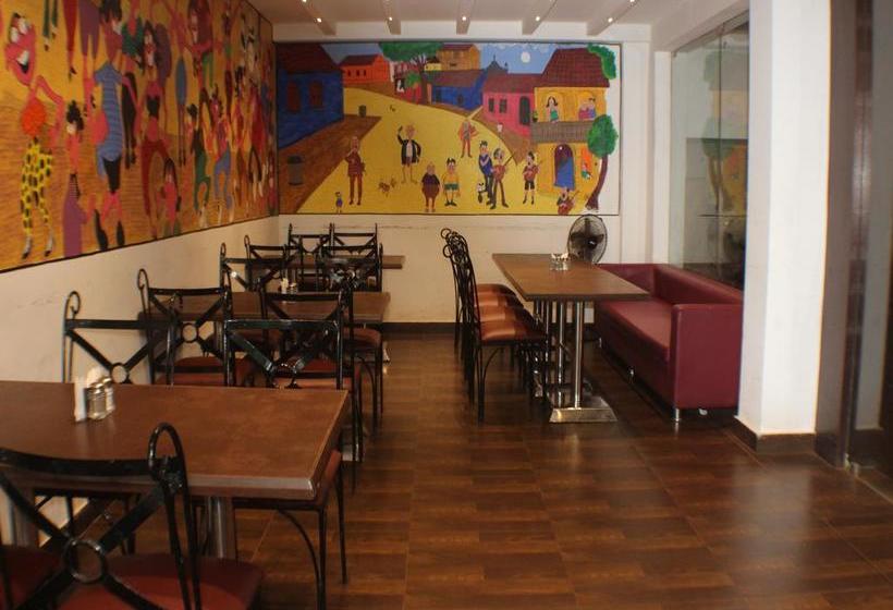 Oyo 7454 Hotel Ronaldo S 12