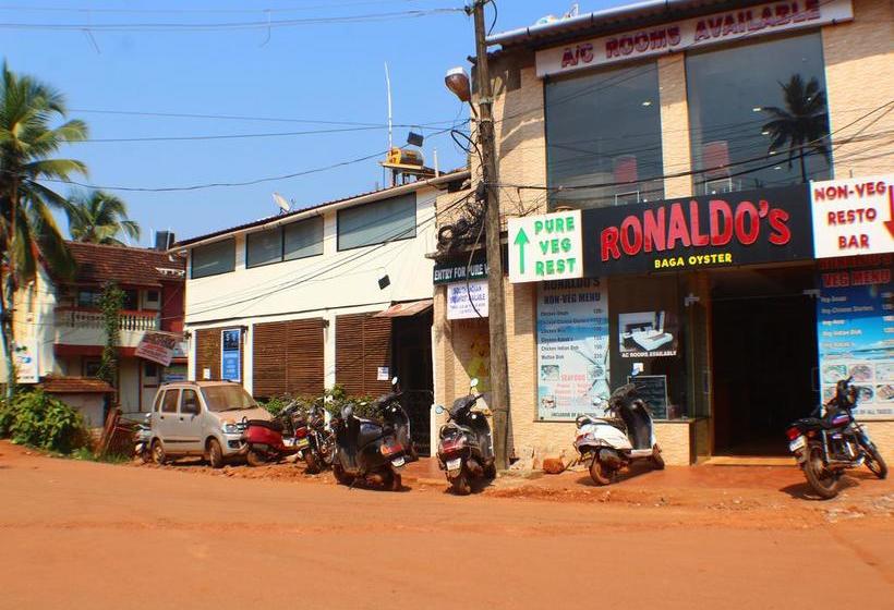 Oyo 7454 Hotel Ronaldo S 15