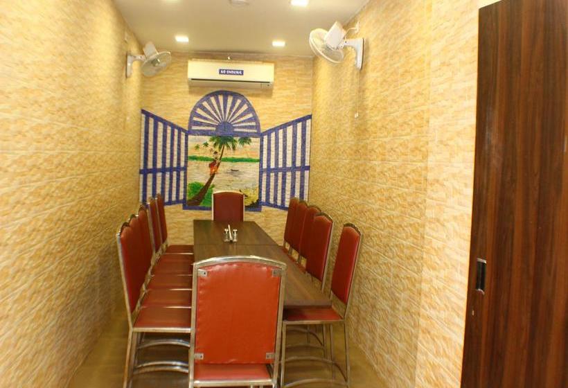 Oyo 7454 Hotel Ronaldo S 17