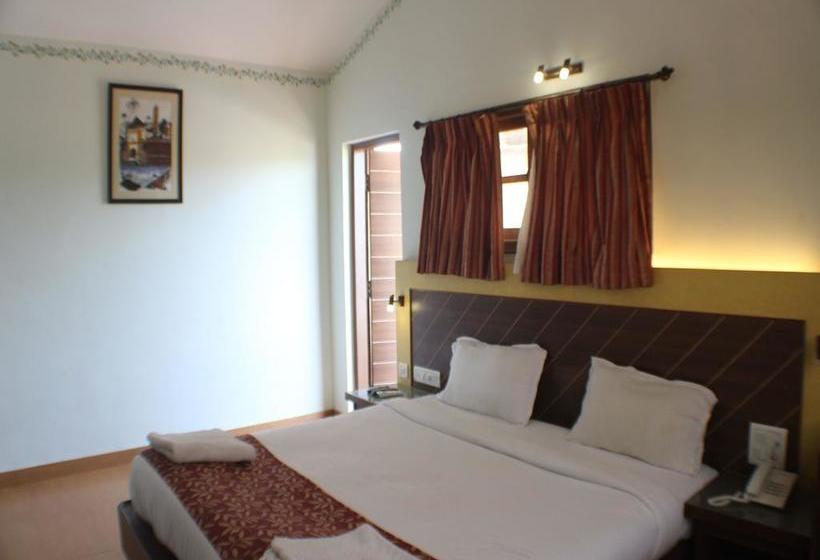 Oyo 7454 Hotel Ronaldo S 3