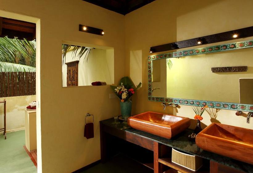 Hotel Ameya Endless Lake View 11