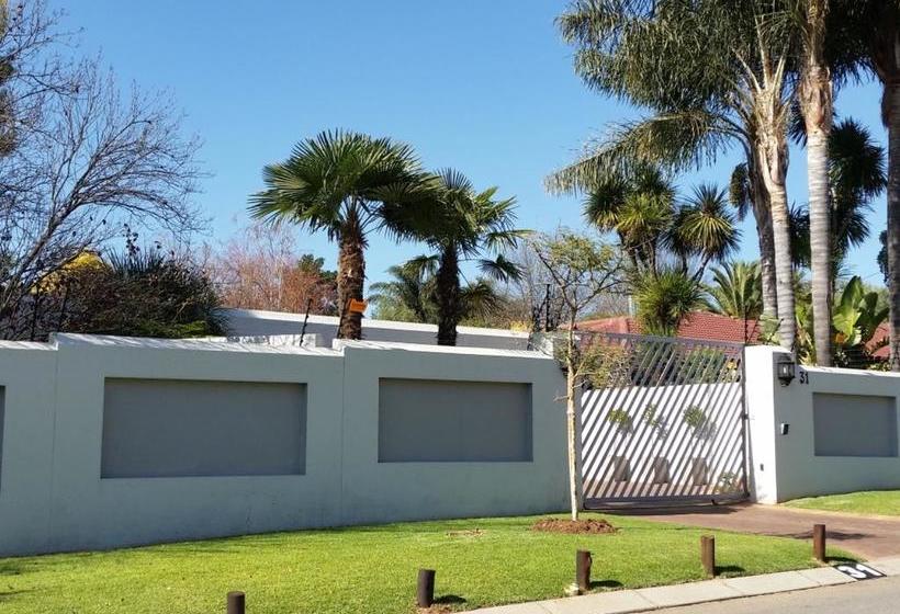 Bed and Breakfast 31 On Sharrow Guest House 1