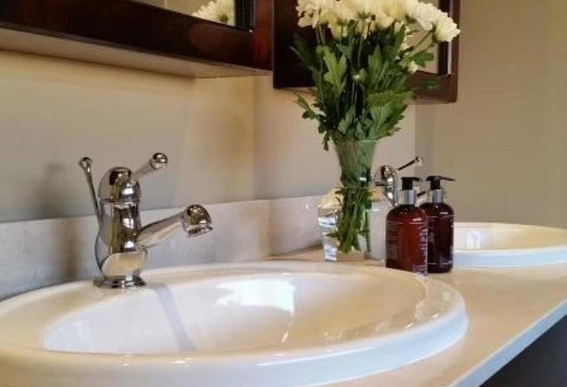 Bed and Breakfast 31 On Sharrow Guest House 15