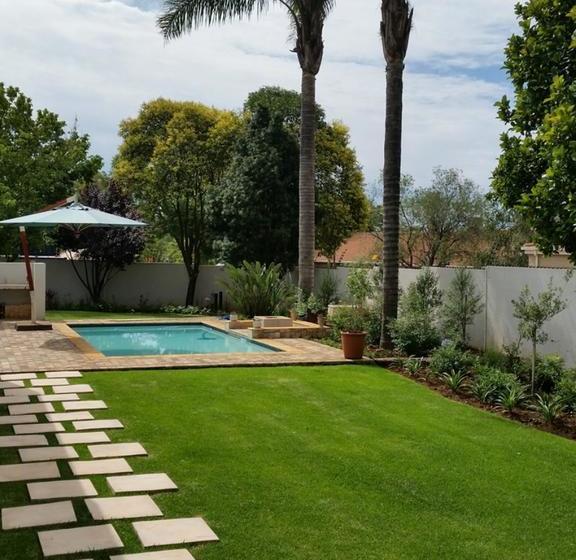 Bed and Breakfast 31 On Sharrow Guest House 20