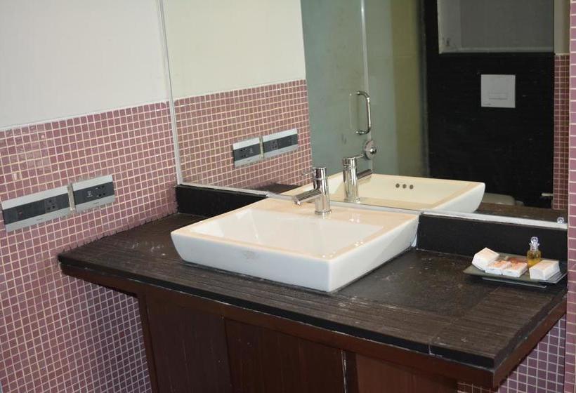 Hotel 16 Degrees North Candolim 11