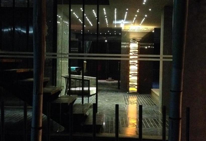 Hotel 16 Degrees North Candolim 8