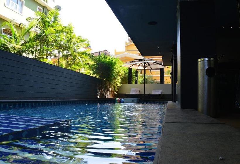 Hotel 16 Degrees North Candolim 9