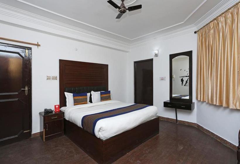 Hotel Oyo 3856 Akansha Resort 1