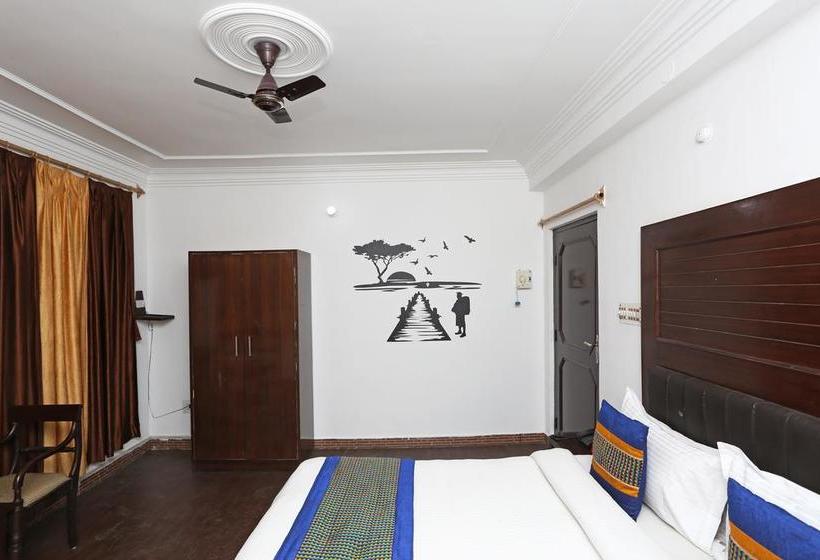 Hotel Oyo 3856 Akansha Resort 5