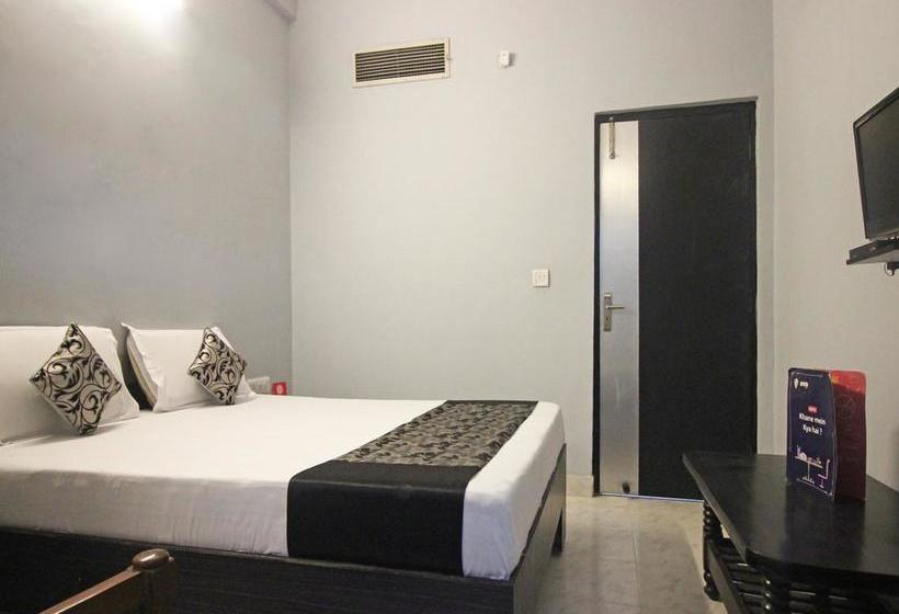 Hotel Oyo 9750 Atithi 7