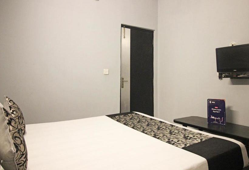 Hotel Oyo 9750 Atithi 8