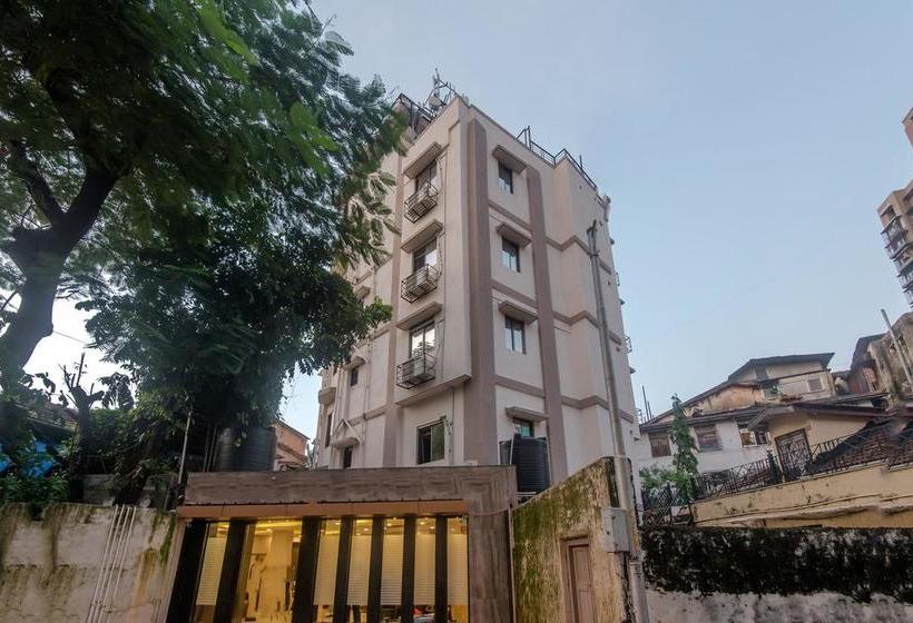 Hotel Oyo 9748 Girgaon Palace 11