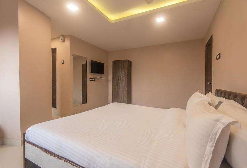 Hotel Oyo 9748 Girgaon Palace 15