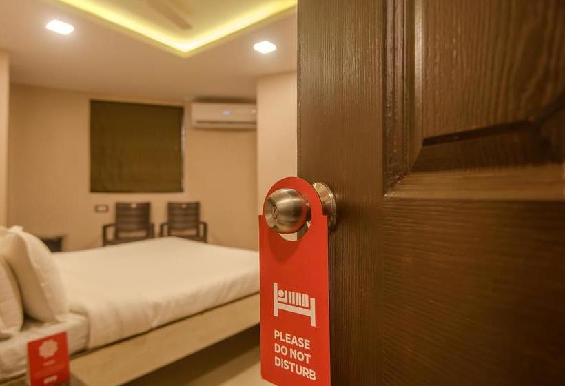 Hotel Oyo 9748 Girgaon Palace 16