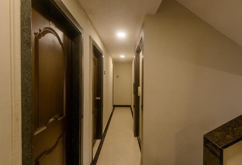 Hotel Oyo 9748 Girgaon Palace 18