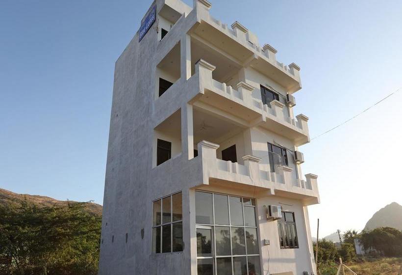 Hotel Oyo 10682  Blue Lotus