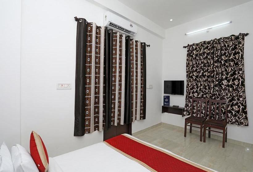 Hotel Oyo 10682 Blue Lotus 15