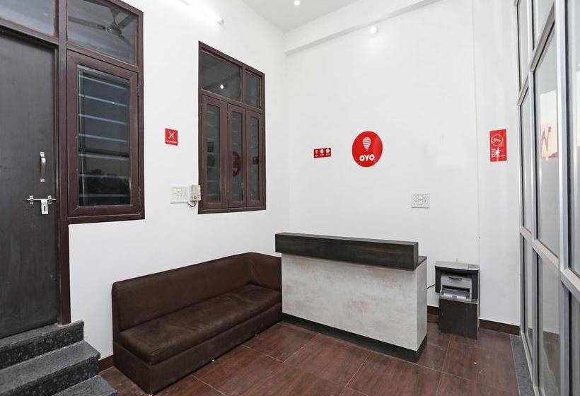 Hotel Oyo 10682 Blue Lotus 20