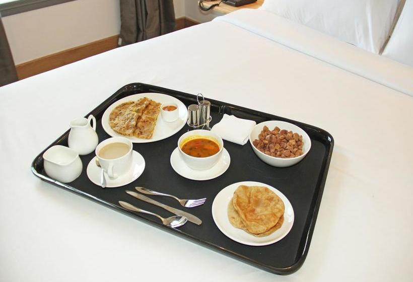 Hotel Oyo 10682 Blue Lotus 4