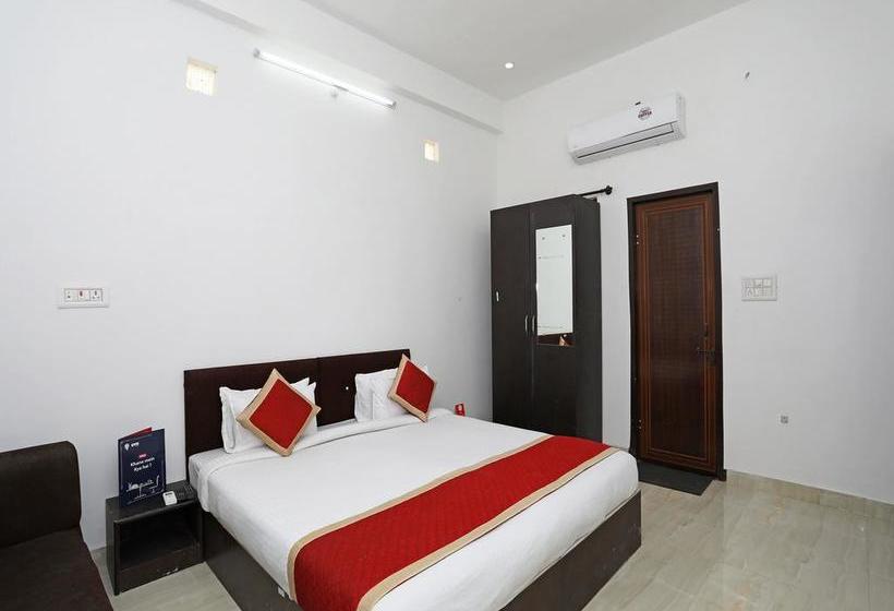 Hotel Oyo 10682 Blue Lotus 5