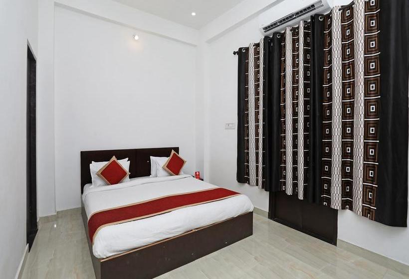 Hotel Oyo 10682 Blue Lotus 7