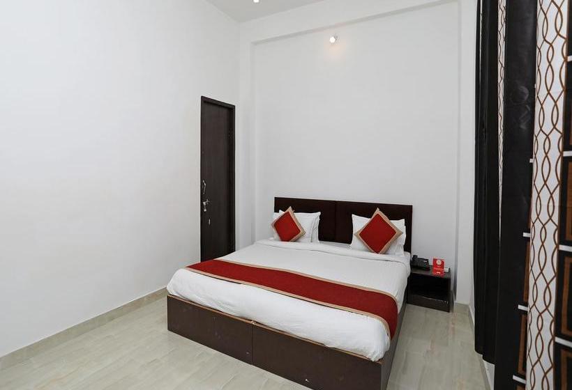 Hotel Oyo 10682 Blue Lotus 9