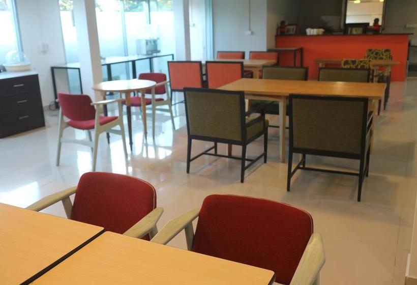 Hotel L42 Hostel Suvarnabhumi Airport 12