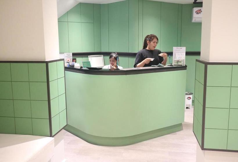 Hotel L42 Hostel Suvarnabhumi Airport 13