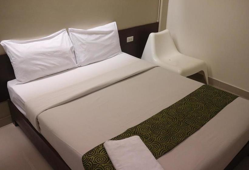 Hotel L42 Hostel Suvarnabhumi Airport 16