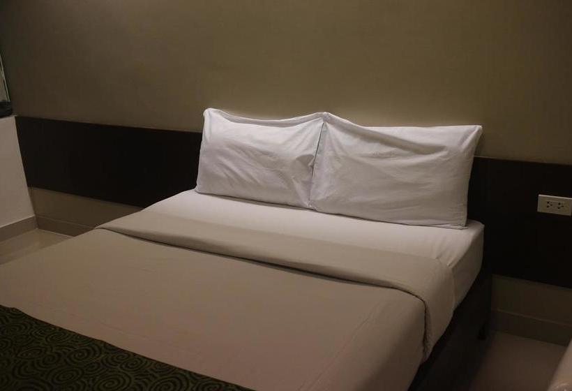 Hotel L42 Hostel Suvarnabhumi Airport 17