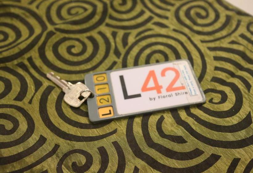 Hotel L42 Hostel Suvarnabhumi Airport 18