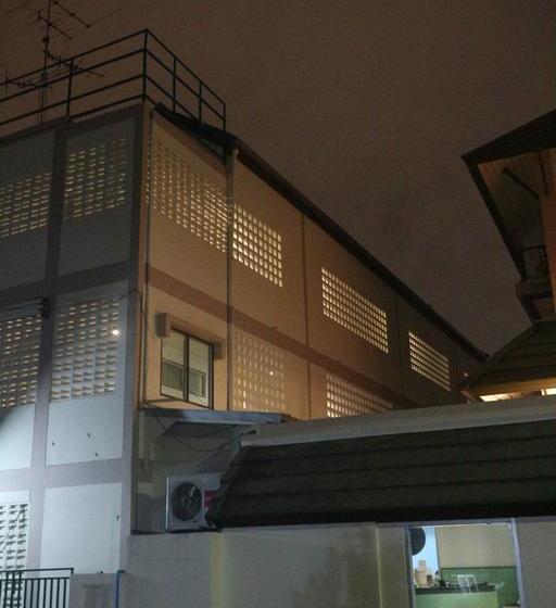 Hotel L42 Hostel Suvarnabhumi Airport 19