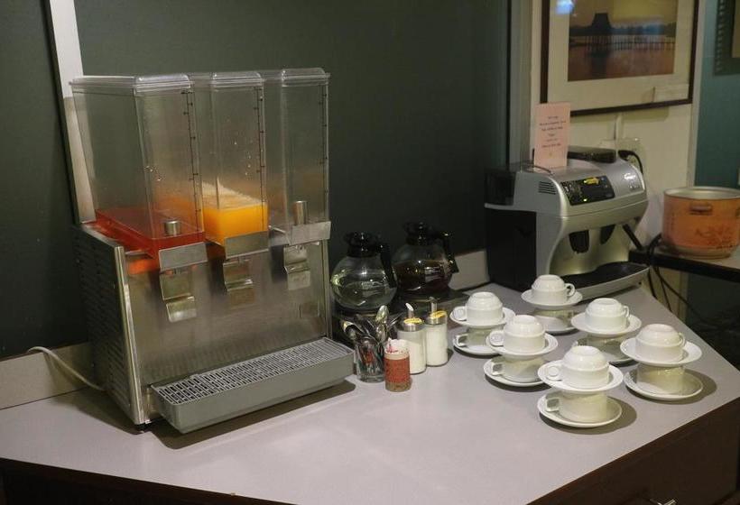 Hotel L42 Hostel Suvarnabhumi Airport 7