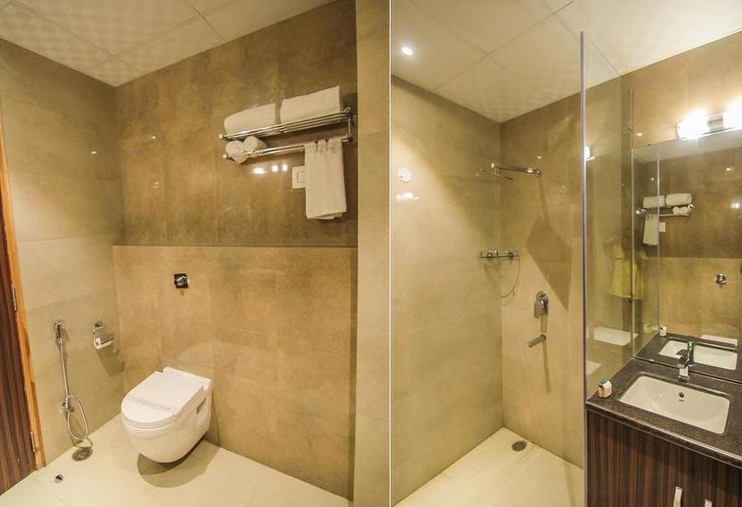 Hotel Oyo 9319 Gurveer Royal 11