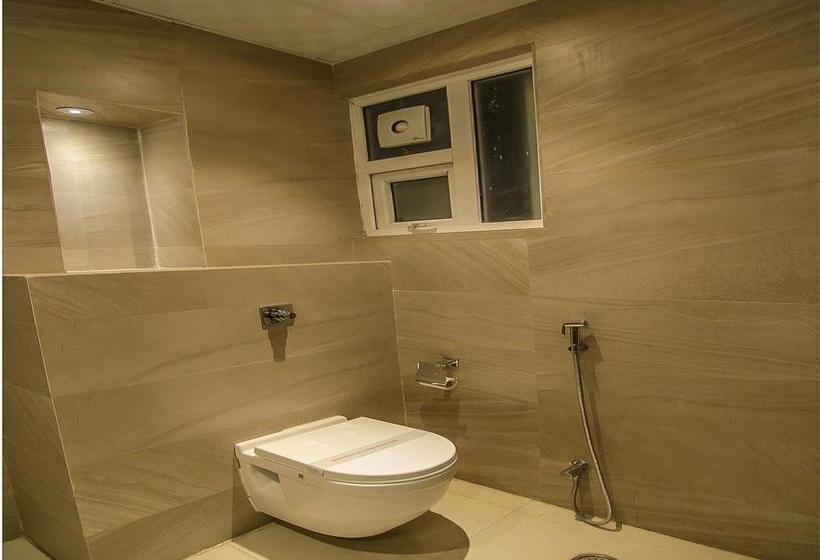 Hotel Oyo 9319 Gurveer Royal 12