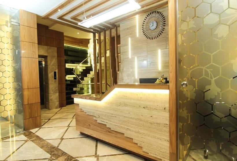 Hotel Oyo 9319 Gurveer Royal 15