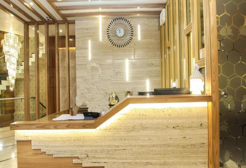 Hotel Oyo 9319 Gurveer Royal 16