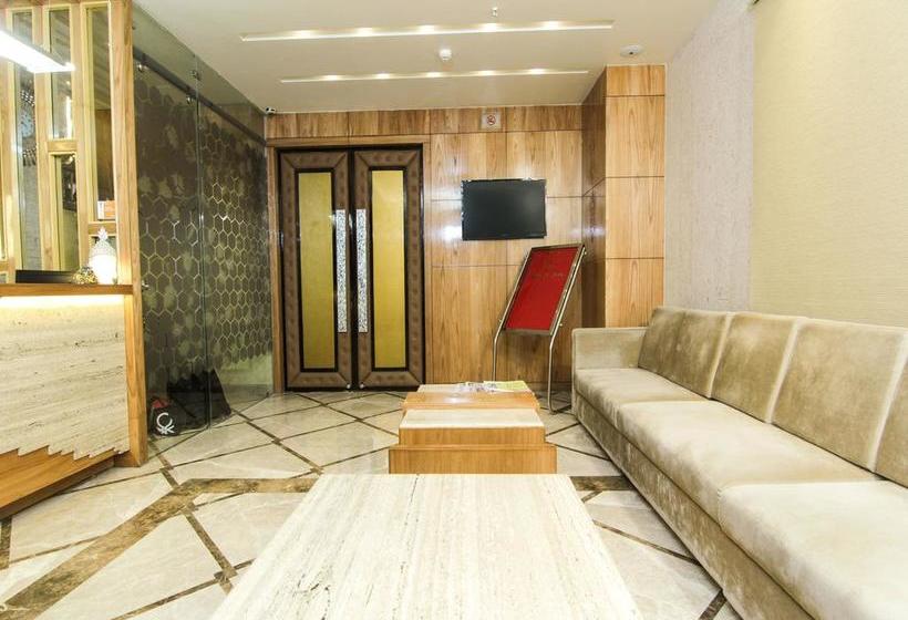 Hotel Oyo 9319 Gurveer Royal 18